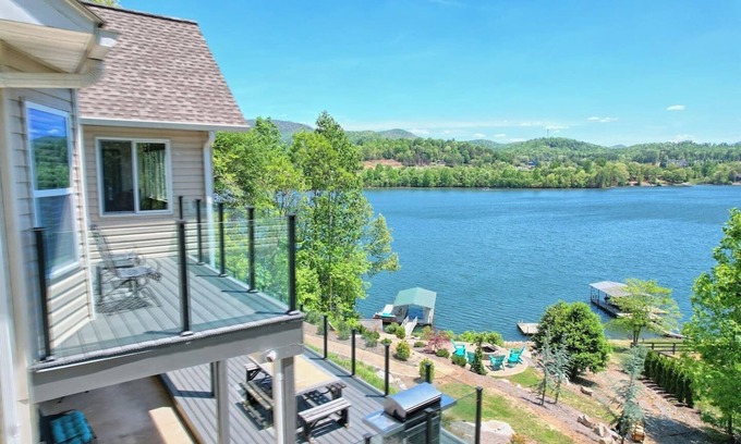 Hiawassee House | Unwind by the Water: Hot Tub, Firepit & Covered Boat Slip