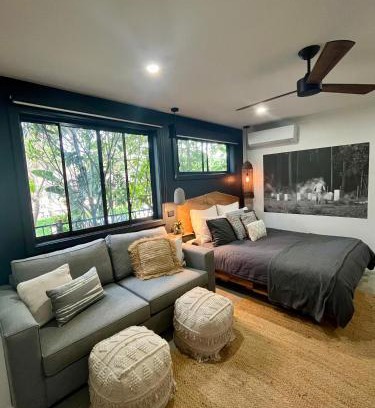 Port Macquarie House | Pet-Friendly Sunnyside Studio with Hot Tub Retreat