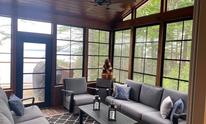 Gravenhurst Cabin | Unwind at Sunnyside Up: Pet Friendly with Lake Views