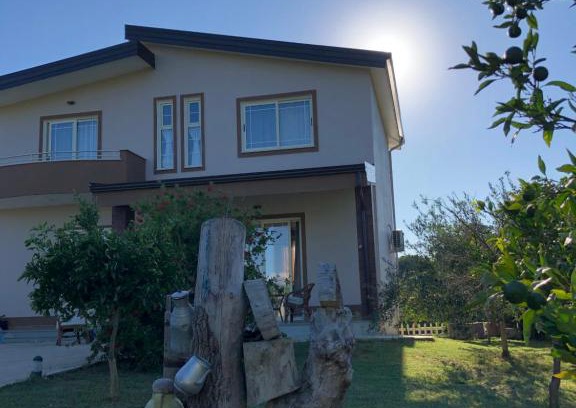 Qerek Villa | Relaxing Escape at Sunnyside Villa with Oceanfront Views