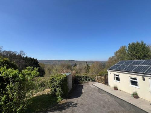 Saint Briavels House | Sunnyview Annexe: Family-Friendly Stay with Top Reviews