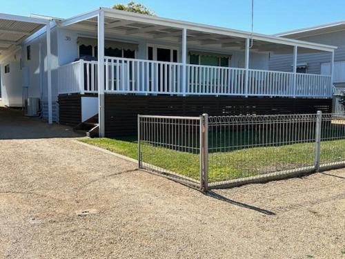 Tiddy Widdy Beach House | Family-Friendly Sunrise at Tiddy Widdy Retreat Awaits