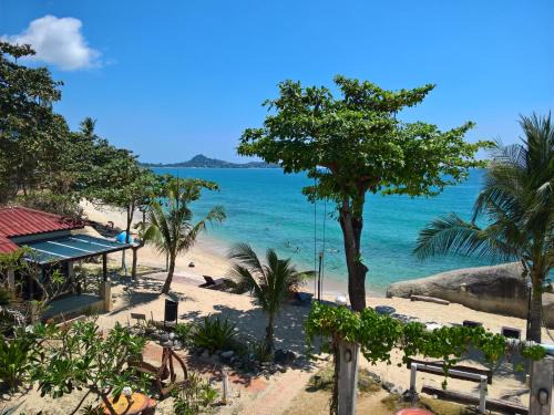 Maret Hotel | Oceanfront Sunrise Bungalow: Ideal for Family Getaways