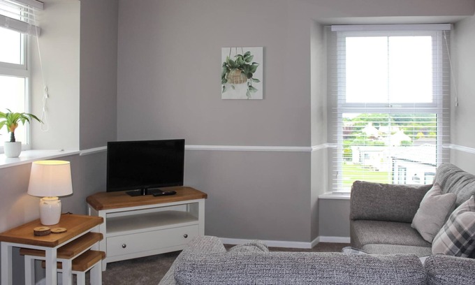 Llanddulas Cottage | Family-Friendly 2 Bedroom Retreat in Llanddulas