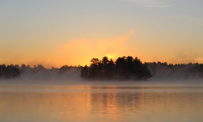 Standish Cottage | Lake View Sunrise Cottage - Guest Rated 10/10, Family-Friendly