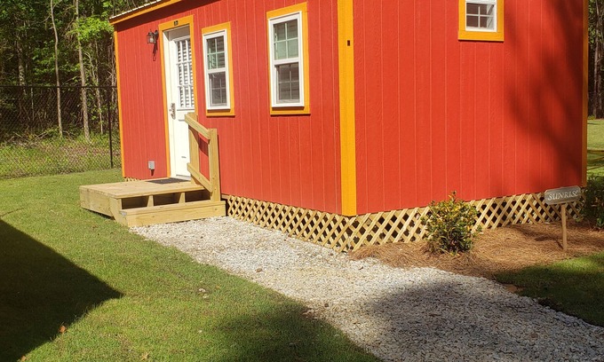 Auburn Cabin | Cozy Sunrise Tiny House: Family-Friendly Stay Near Auburn