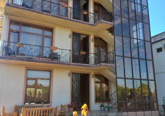 Anaklia House | Cozy Sunrise Guest House: Highly Rated with Kitchen Access