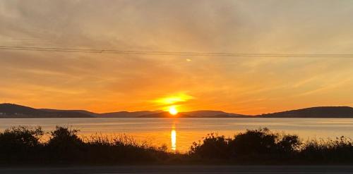 Little Grove House | Oceanfront Sunrise House with 9.7/10 Guest Rating