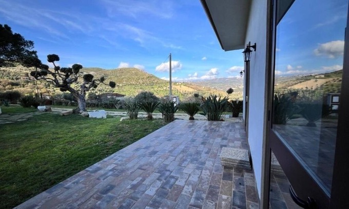 Laureana Cilento Bed & Breakfast | Delightful Sunrise in the Vineyard B&B with Breakfast