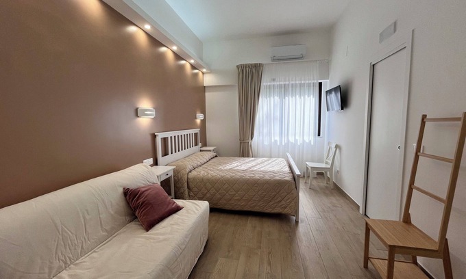 Laureana Cilento Bed & Breakfast | Relaxing Sunrise in the Vineyard Bed and Breakfast, Oak
