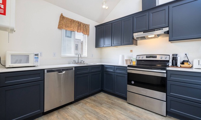 Anacortes Hotel | Discover Sunrise Inn Villas and Suites with Spa & Dining