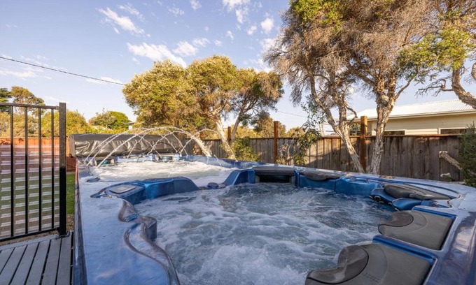 Cape Woolamai House | Discover Sunrise on Panorama: Family-Friendly & Pet Welcoming