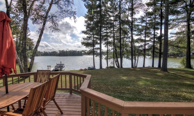 Chetek House | Beautiful Sunrise Pines: Pet-Friendly with Ocean Views