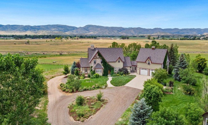 Fort Collins House | Experience Sunrise Ranch: Breathtaking Mountain Views Await