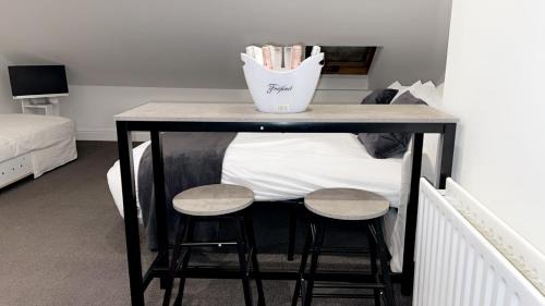 Waltham Forest Hotel | Top-Rated Sunrise Retreat with Breakfast Included