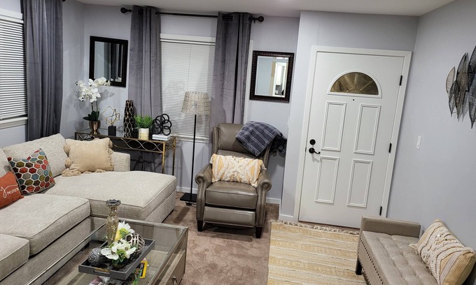 Des Moines House | Oceanfront Sunrise Retreat: Guest Rated 9.8/10 Near Seattle