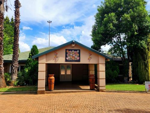 Lydenburg House | Coastal Comfort at Sunrise Serenity Guest House