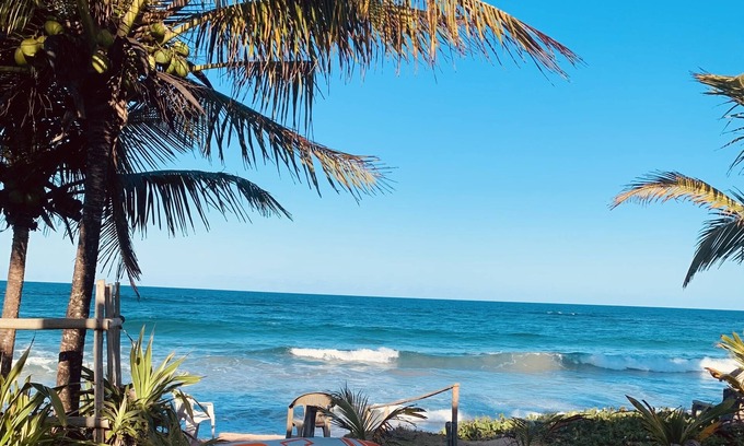 Marau House | Cozy Sunrise Shell with Kitchen Access and Beachfront Bliss
