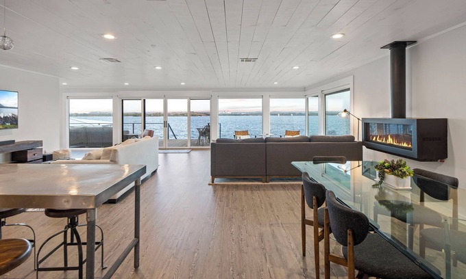 Granite Shoals House | Sunrise Shores: Luxury on open water & boat lift