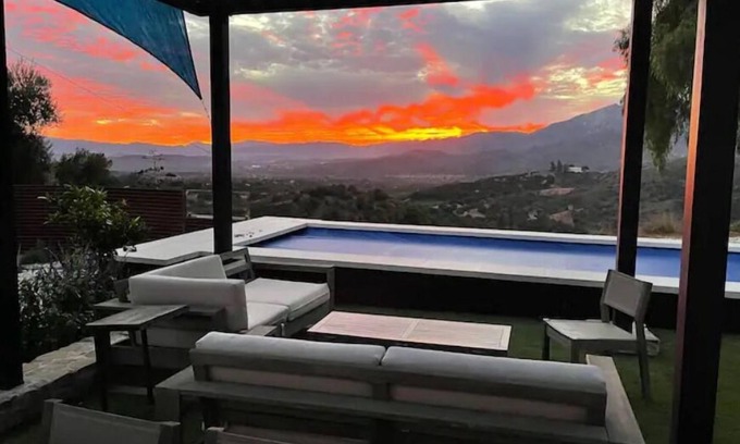 Ojai House | Experience Sunrise and Sunset at Our Ocean View Retreat