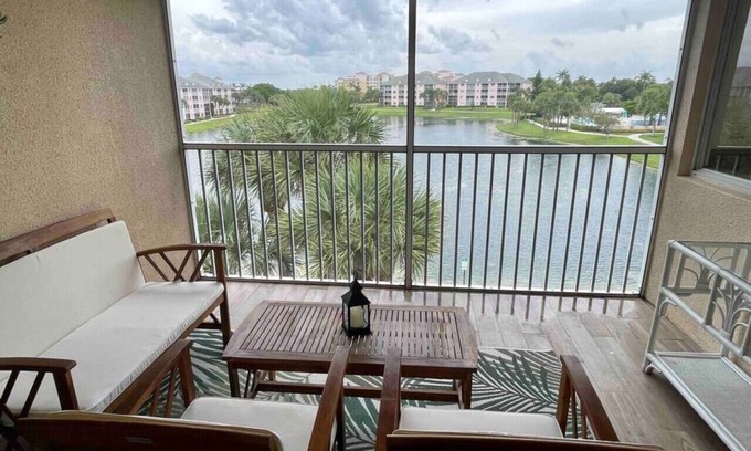 Jupiter Bay Condo | Oceanfront Oasis: Pool, Spa & Views Near the Beach