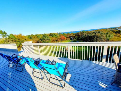 Terence Bay House | Cozy Sunrise Vacation Cottage - Child-Friendly Retreat