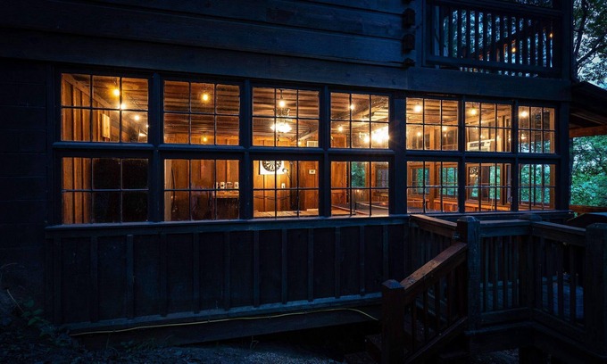Blue Ridge Cabin | Cozy Sunrise Ridge: Unwind with Mountain Views & Spa Access