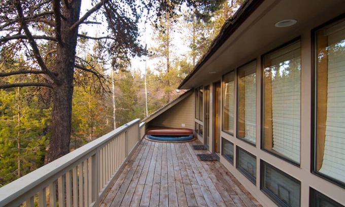 Overlook Park House | Elegant 3 BR Retreat at 13 Rhododendron Lane with Spa