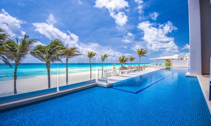 Punta Cancun Hotel | Inviting Wyndham Alltra Cancun Resort with Ocean View & Spa