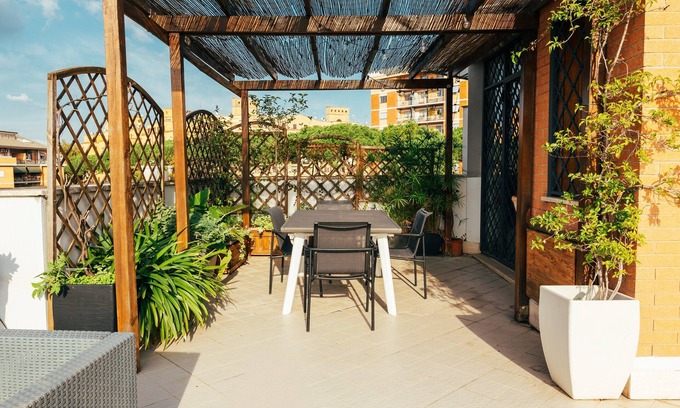 Zona I Val Melaina Apartment | Sunset Apartment - One Bedroom Apartment, Sleeps 3