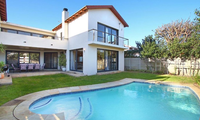 Sunset Beach House | Unwind at Sunset at Granula: 5-Star Pet Friendly Retreat