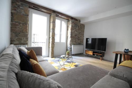 San Sebastian Centro Apartment | Child-Friendly Getaway at SunSet Bastian Apartment - 4 Stars