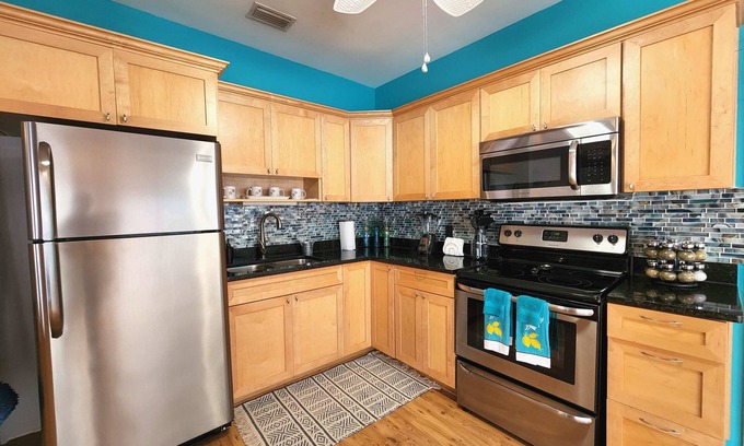 Sunset Beach House | Cozy Sunset Beach Cottage with Ocean View & Family Amenities