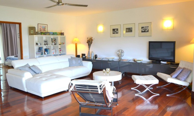 Punaauia Apartment | Beachfront Retreat at Sunset Beach Carlton - Perfect for Four