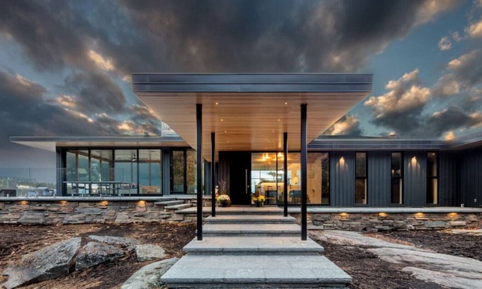 McDougall House | Relaxing Sunset Beach Getaway on Georgian Bay