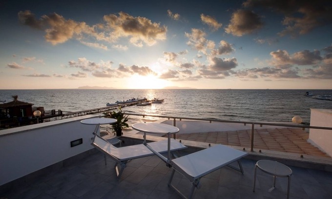 Lido Marausa Hotel | Discover Sunset Beach: Spa, Dining & Family-Friendly Fun