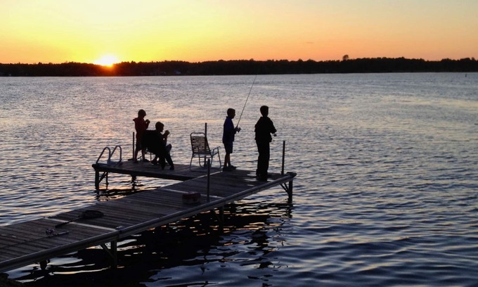 Kirkfield Cottage | Relaxing Sunset Beginnings on the Trent Severn with Boathouse
