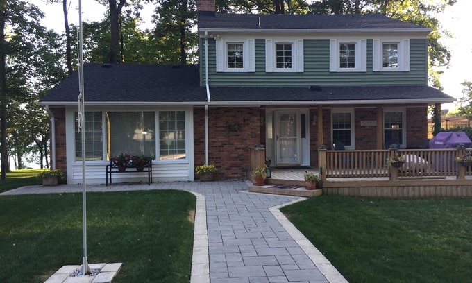 Plympton-Wyoming House | Guest Rated: Sunset Bell Lakehouse & Beach Retreat on Lake Huron