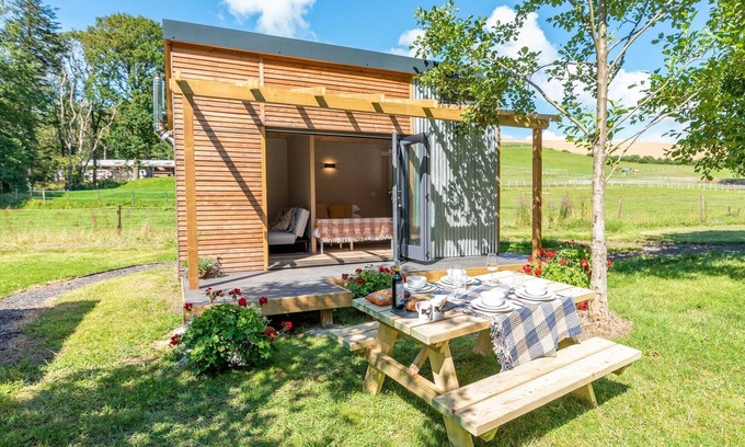 Barnstaple Cabin | Relaxing Sunset Cabins at The Oaks - Highly Rated Retreat