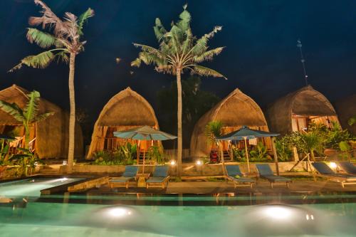 Mushroom Bay Resort | Oceanfront Bliss at Sunset Coin Lembongan with Spa & Pool
