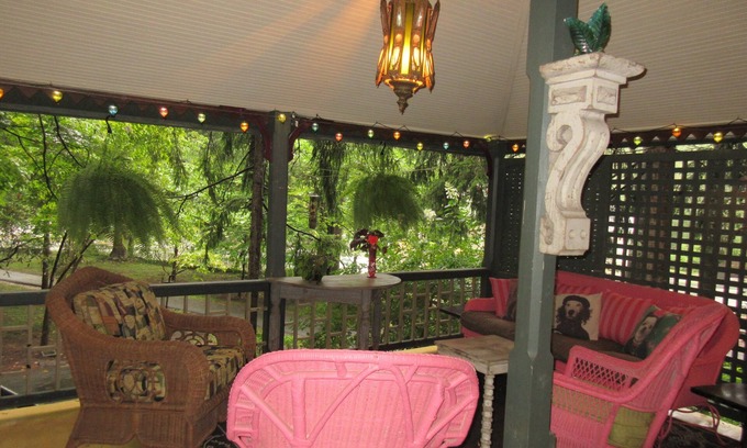 Mount Gretna Heights Cottage | Magical Sunset Cottage: Pet-Friendly Getaway Near Hershey