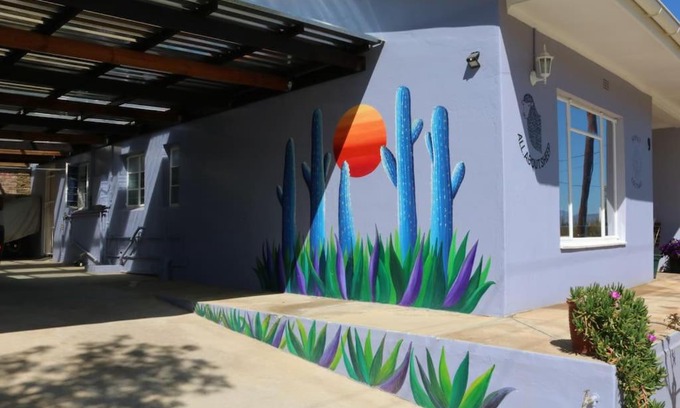 Barrydale Apartment | Cheerful Sunset Cottage - Guest Rated 9.8/10 for Comfort