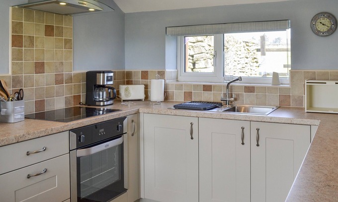 Newton-on-Rawcliffe Cottage | Relax at Sunset Cottage Near Pickering's Vibrant Market