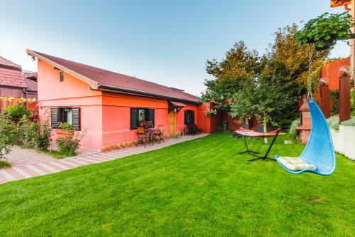 Brasov Apartment | Idyllic Sunset Cottage: Child-Friendly Retreat with 9.7 Rating