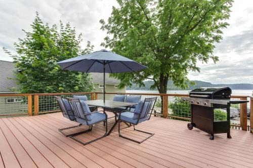 Harrison House | Pet-Friendly Sunset Cottage for Family Getaways