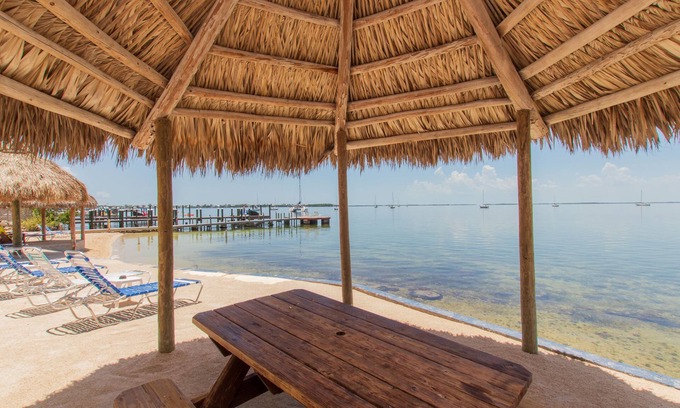 Key Largo Hotel | Tranquil Sunset Cove Beach Resort with Ocean Views & Spa