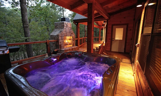 Broken Bow Cabin | Unwind at Sunset Creek Spa - Premier Cabin with Aromatherapy