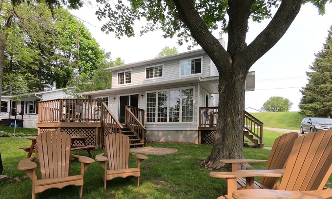 Rideau Lakes Ski Chalet | Sunset Delight - Westport Ontario