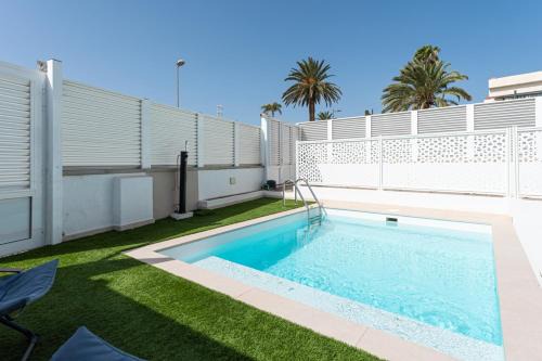 San Agustin Villa | Villa Sunset: Private Pool & Steps from the Beach
