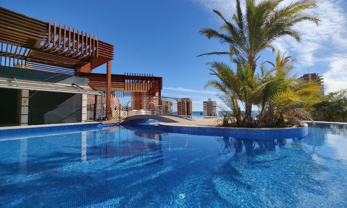 La Nucia Apartment | Oceanfront Sunset Drive Apartment with Pool & Hot Tub